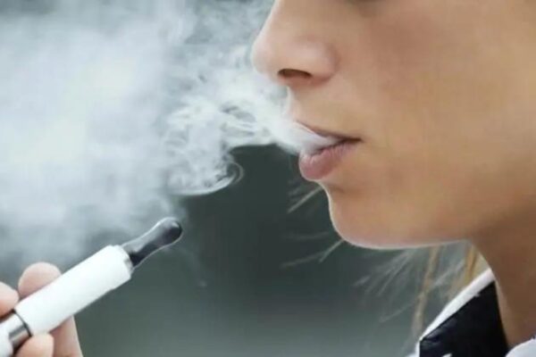 New Zealand bans vaping