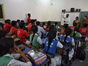 Hindi third language Maharashtra