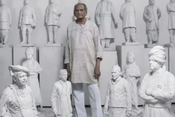 Ram Vanji Sutar Statue