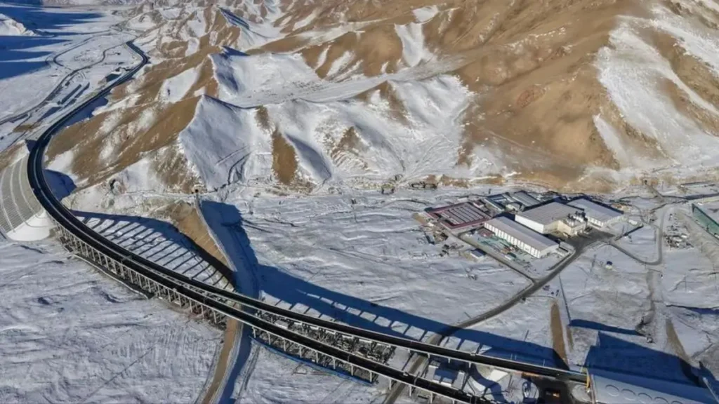 Tianshan Shengli Tunnel China