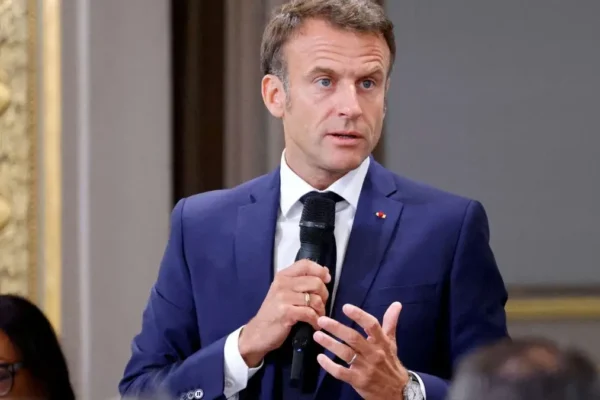 Social Media Restrictions France Under 15