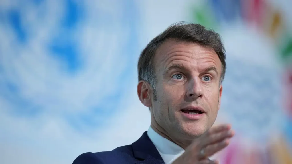 France social media ban