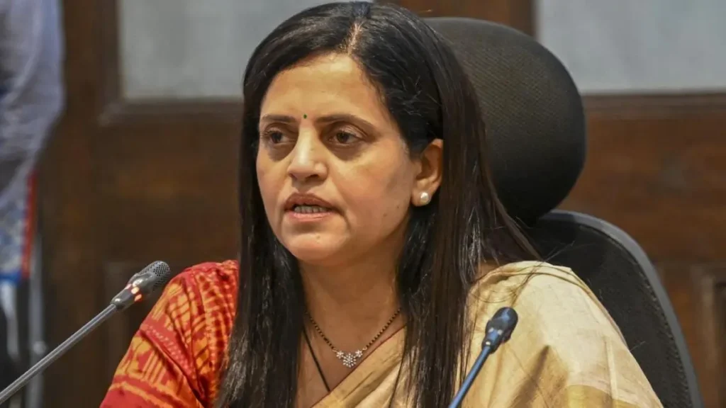 Ashwini Bhide First Woman BMC Commissioner