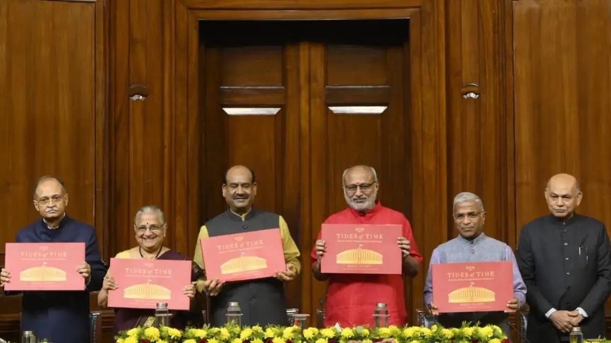 Tides of Time Book by Sudha Murty