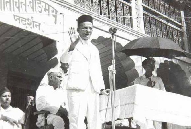 विनायक दामोदर सावरकर