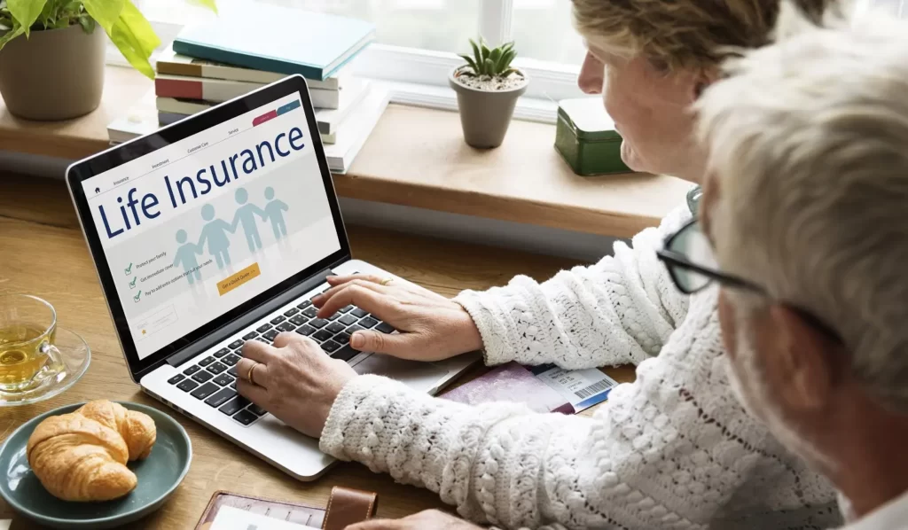 मैक्स लाइफ इंश्योरेंस डीसीबी बैंक साझेदारी