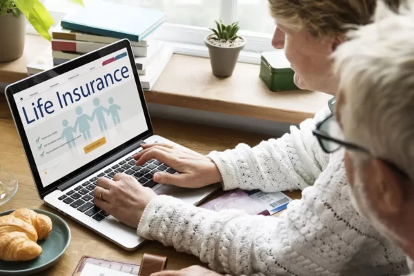 मैक्स लाइफ इंश्योरेंस डीसीबी बैंक साझेदारी