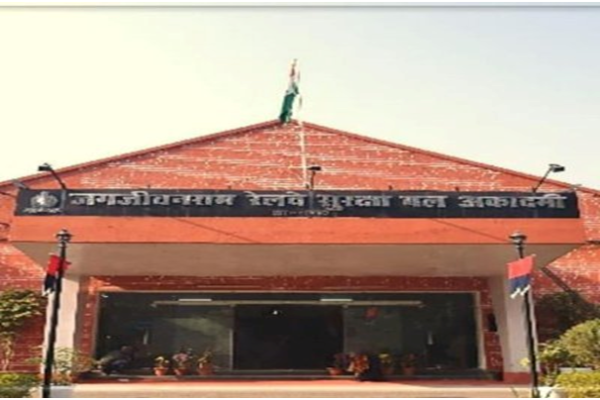 "राष्ट्रीय शहीद स्मारक लखनऊ उत्तर प्रदेश"