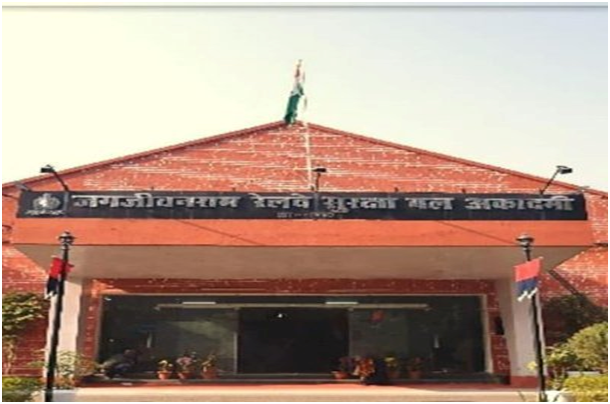 "राष्ट्रीय शहीद स्मारक लखनऊ उत्तर प्रदेश"