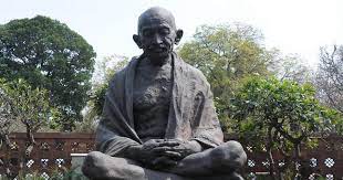 "महात्मा गांधी प्रतिमा का उद्घाटन"