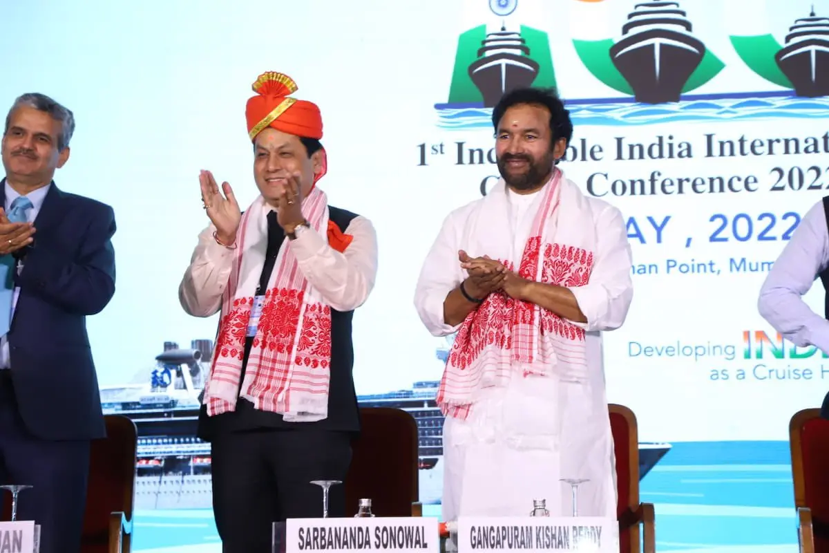 "नदी क्रूज पर्यटन निवेश"