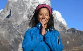 पूर्णिमा श्रेष्ठ माउंट एवरेस्ट