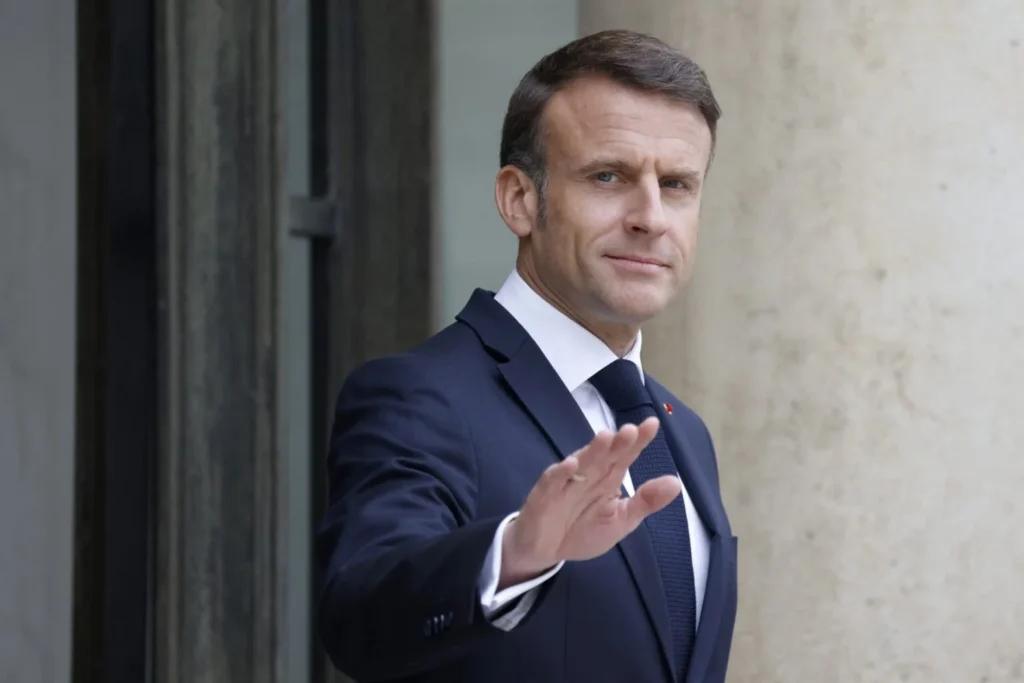 मैक्रों ने फ्रांसीसी संसद को भंग किया