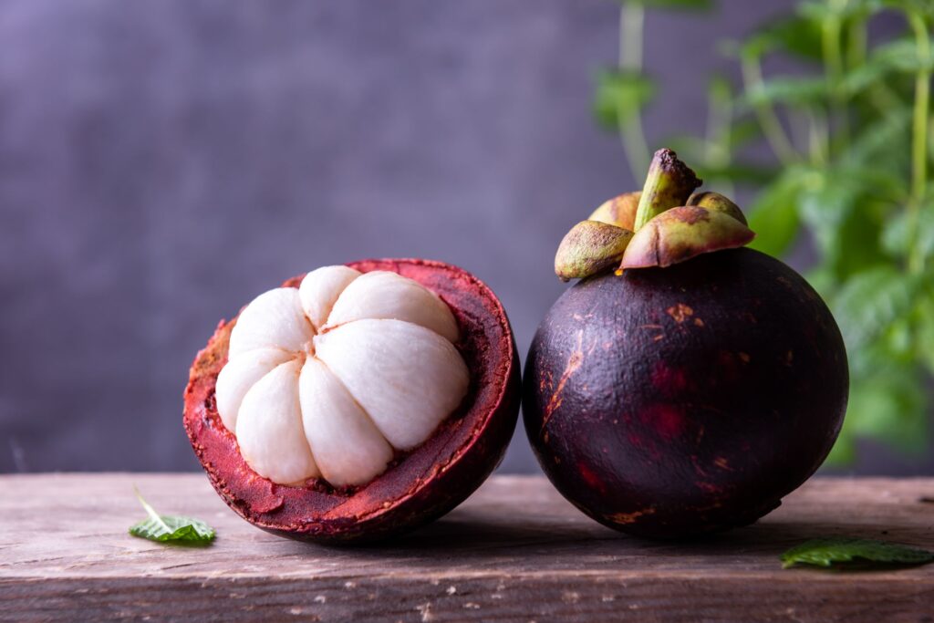 Mangosteen Fruit Facts